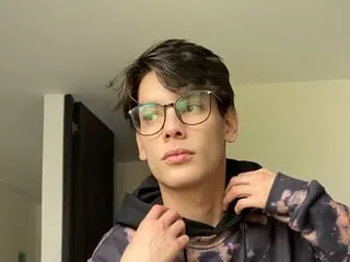 Recorded pussy Hendriz