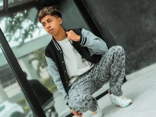 Cam amateur OliverWalkerr