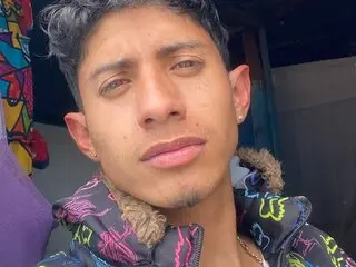 Pics online YimmiRebel